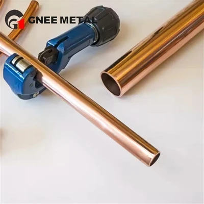 Светло изтеглена ASTM B111 C68700 0.5mm тръба от медна сплав с дебелина на ст...